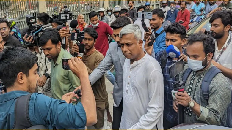জ্বালানিতে কোনো সংকট নেই, আতঙ্ক থেকে পাম্পে ভিড়: প্রতিমন্ত্র
