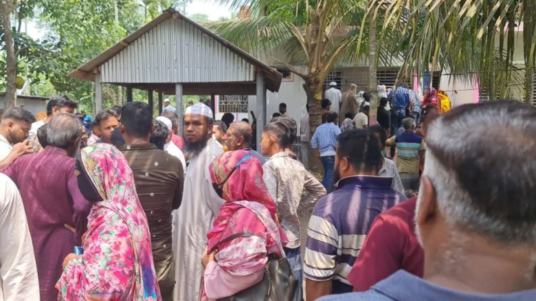 একই পরিবারের ৫ জনকে হত্যা, পলাতক স্বামীকে খুঁজছে পুলিশ...