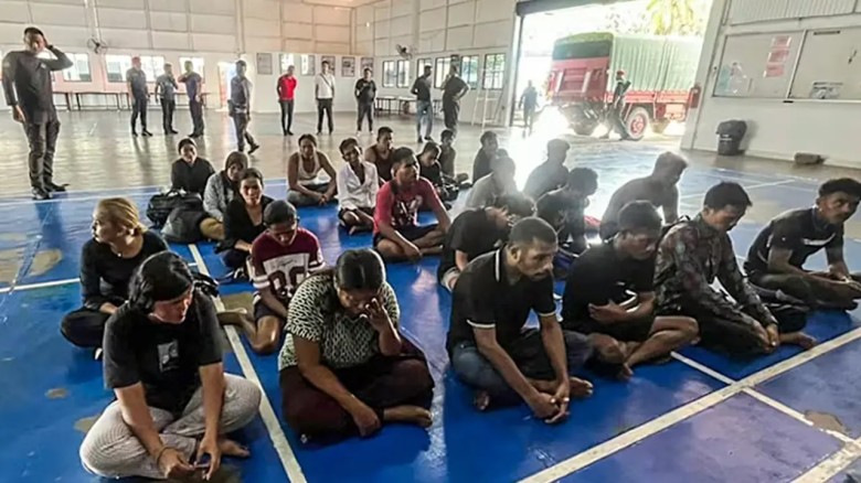 মালয়েশিয়ায় অভিবাসীবাহীদের নৌকা ডুবে নিখোঁজ ১৪