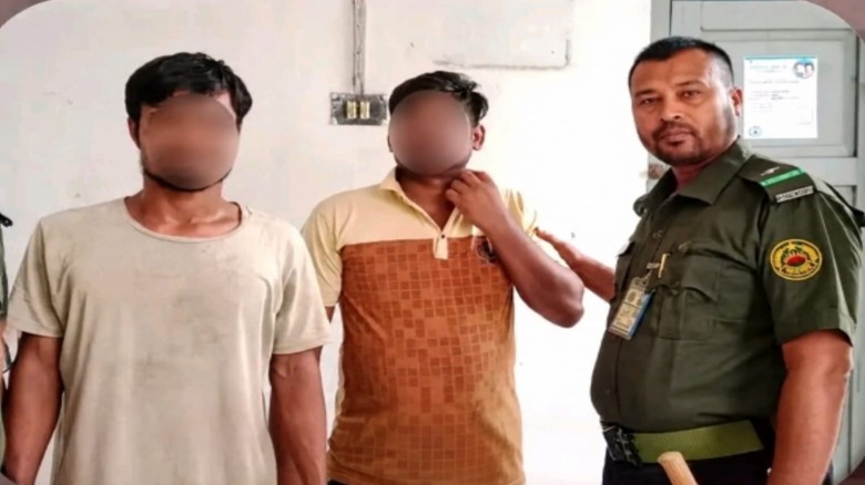 আনসারের তৎপরতায় বরিশাল সদর হাসপাতালে ২ পকেটমার আটক: পুলিশে সোপর্দ...